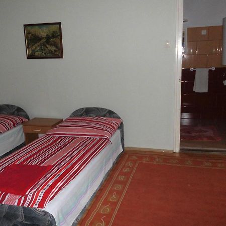 Fenyves Apartman Sárospatak Exterior foto